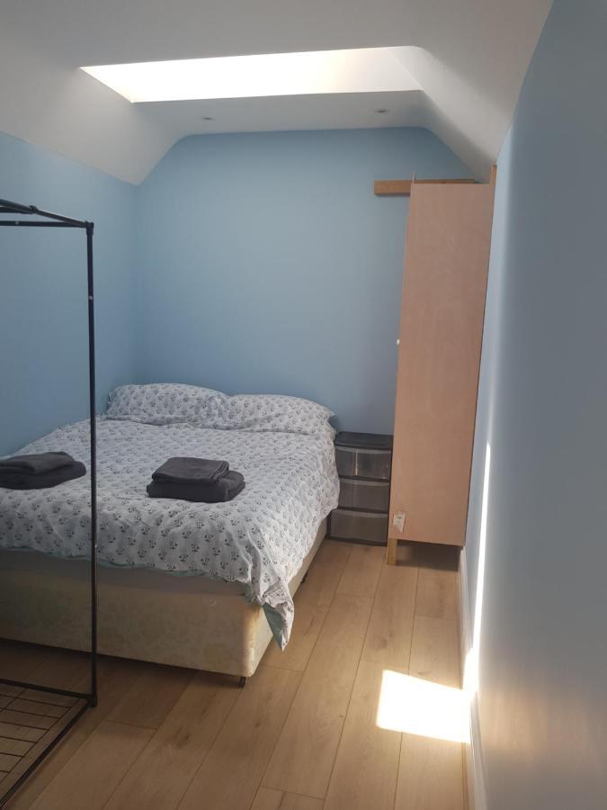 Cosy Studio Luton Apartment